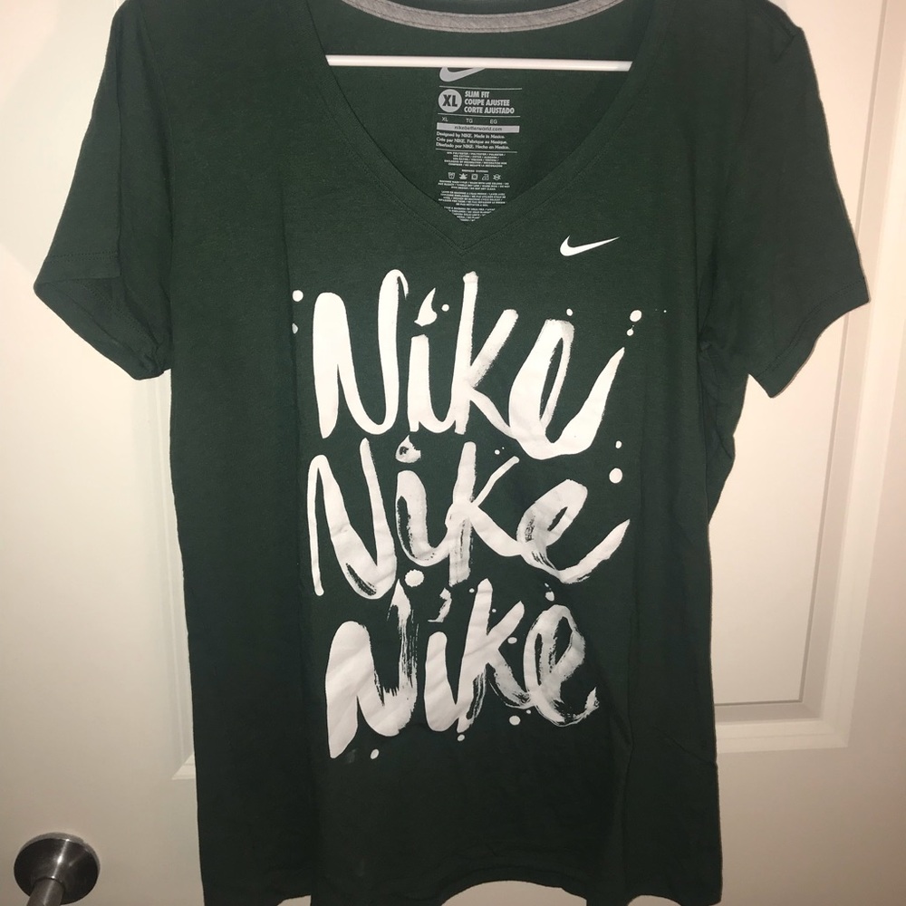 Nike slim fit tee NWOT